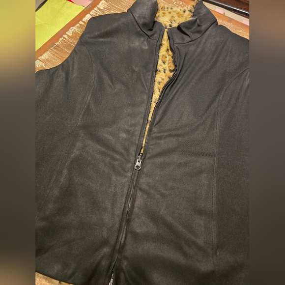 Leopard Print Faux Fur Reversable Vest - Picture 7 of 7